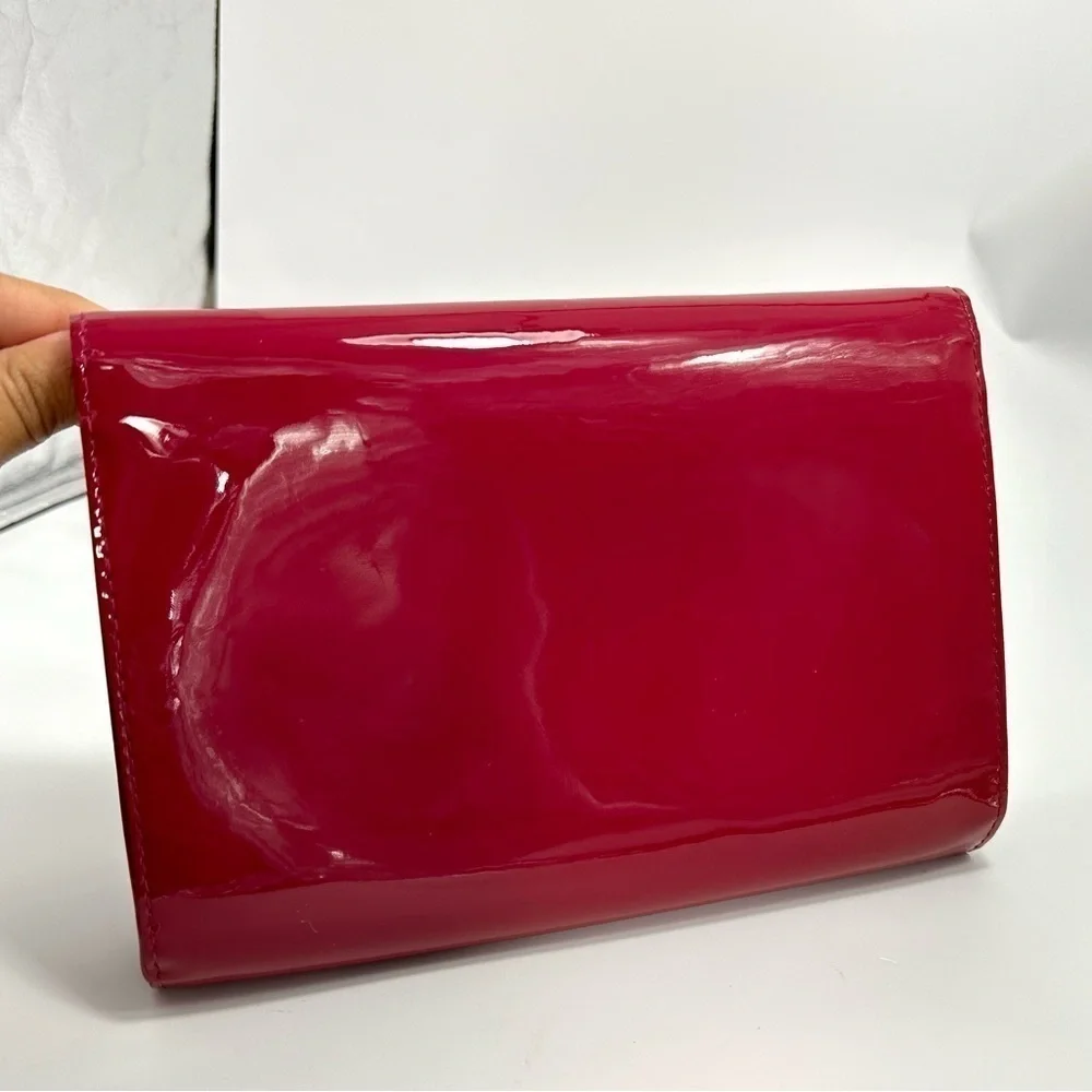 louis vuitton louise clutch patent in pink